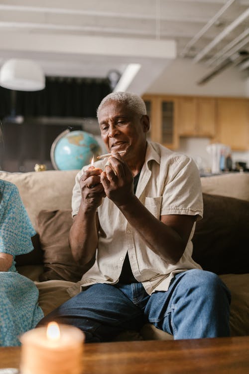 有关spliff, 坐, 大麻的免费素材图片