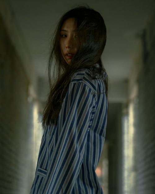 有关人, 垂直拍摄, 女人的免费素材图片