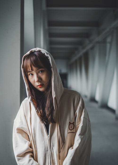 有关人, 垂直拍摄, 女人的免费素材图片