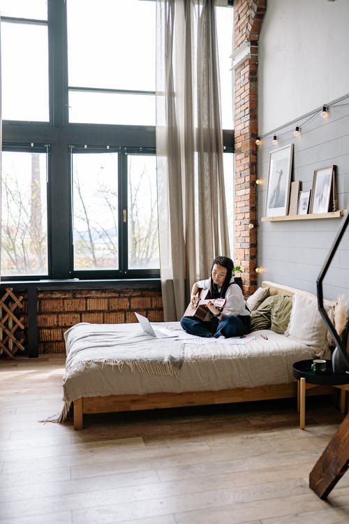 有关3C用品, 休闲, 原声吉他的免费素材图片