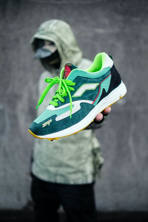 有关垂直拍摄, 握住, 特写的免费素材图片