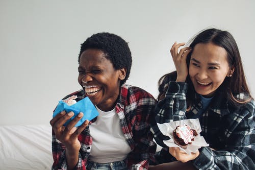 有关享受, 人, 大笑的免费素材图片