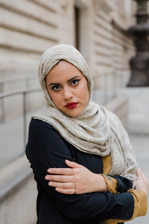 有关伊斯兰, 围巾, 女人的免费素材图片