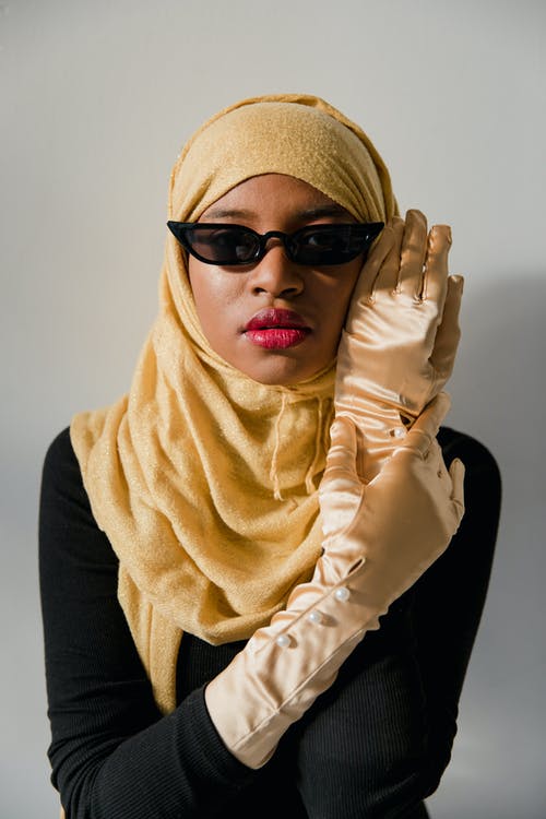 有关伊斯兰, 围巾, 墨镜的免费素材图片