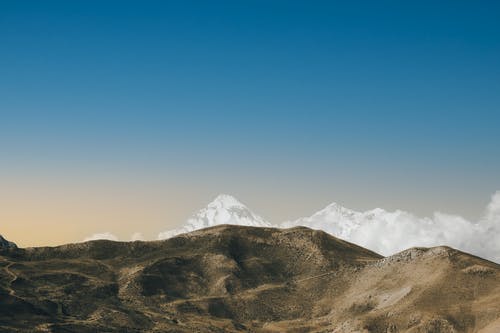 有关山峰, 山脉, 山边的免费素材图片