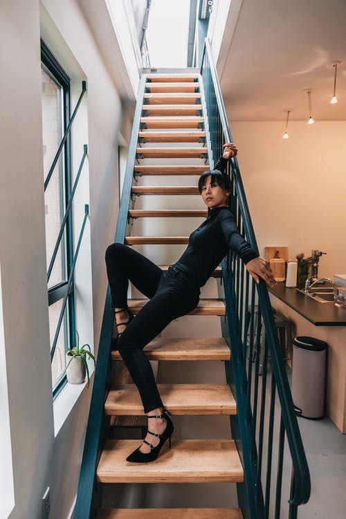 有关倚, 在家, 垂直拍摄的免费素材图片