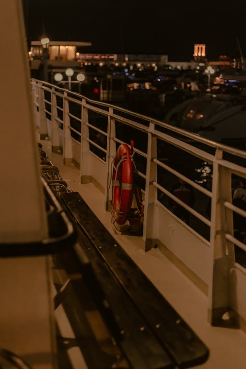 有关休闲, 公共交通工具, 晚上的免费素材图片