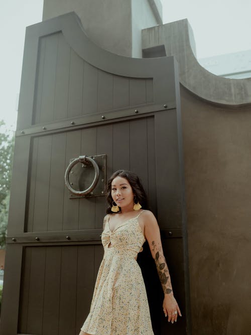 有关人, 垂直拍摄, 女人的免费素材图片