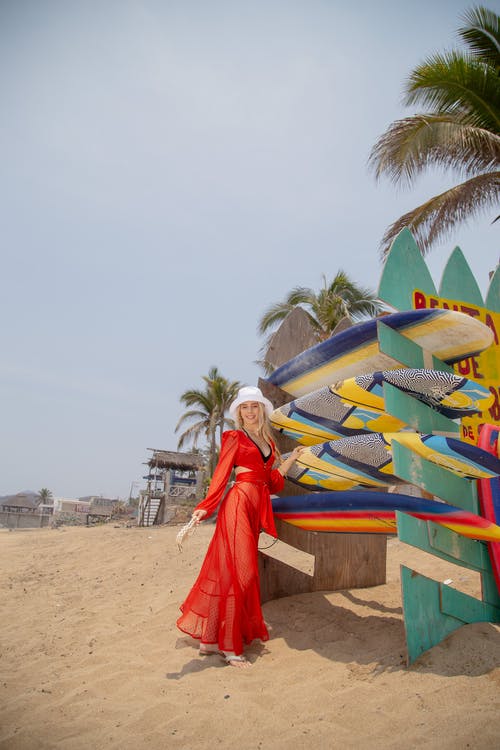 有关垂直拍摄, 太阳帽, 微笑的免费素材图片