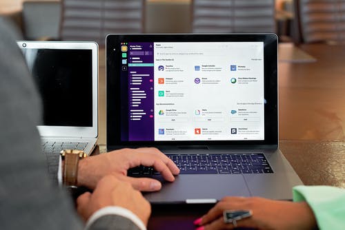 有关互联网, 手, 技术的免费素材图片