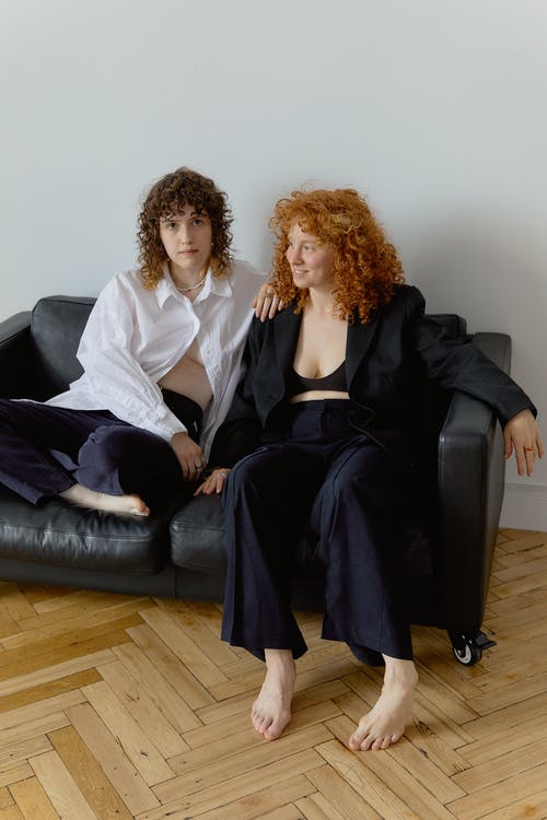 有关一對, 一起, 坐的免费素材图片