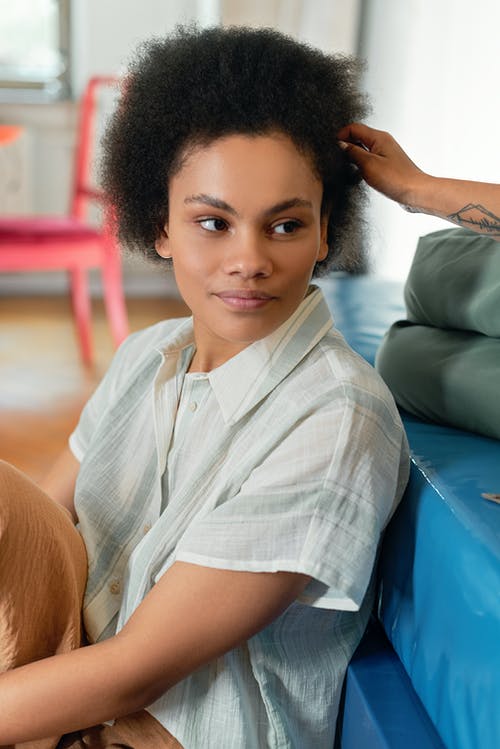 有关倚, 同志文化, 坐的免费素材图片