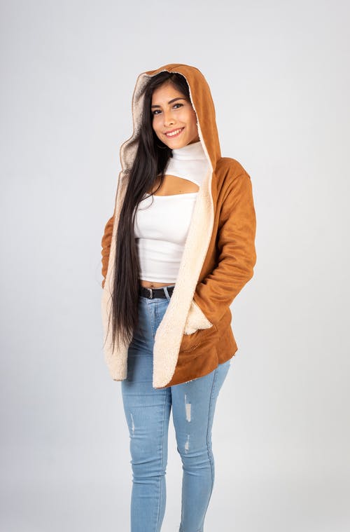 有关垂直拍摄, 女人, 工作室摄影的免费素材图片