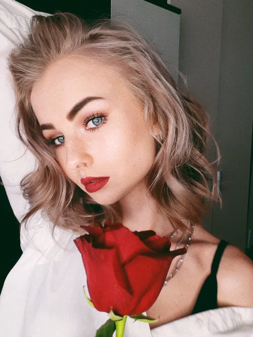 有关垂直拍摄, 女人, 模特兒的免费素材图片