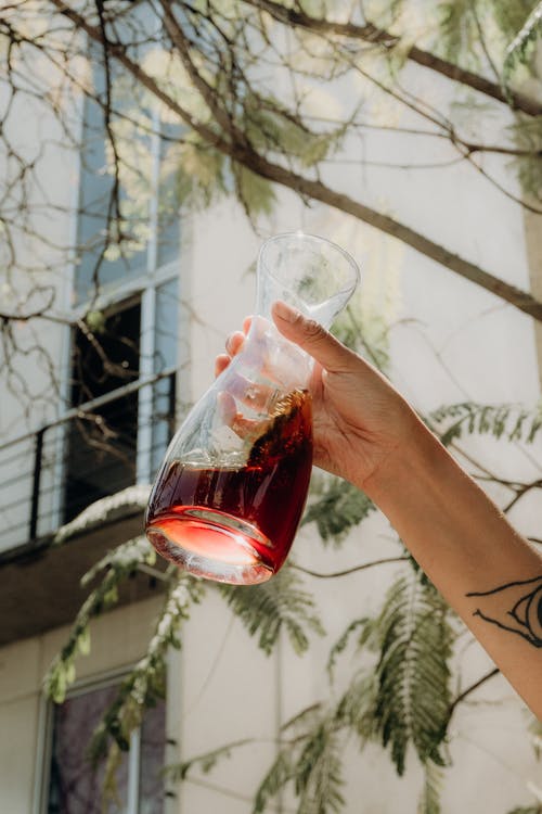 有关手, 手臂纹身, 握住的免费素材图片