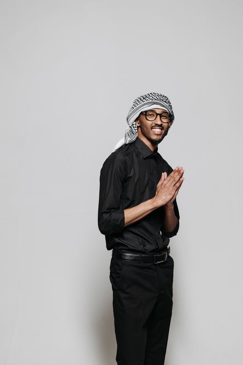 有关人, 双手合十, 围巾的免费素材图片