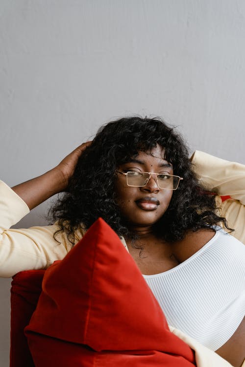 有关垂直拍摄, 女人, 工作室的免费素材图片