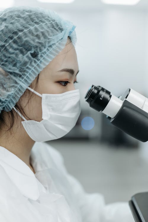 有关垂直拍摄, 女人, 室內的免费素材图片