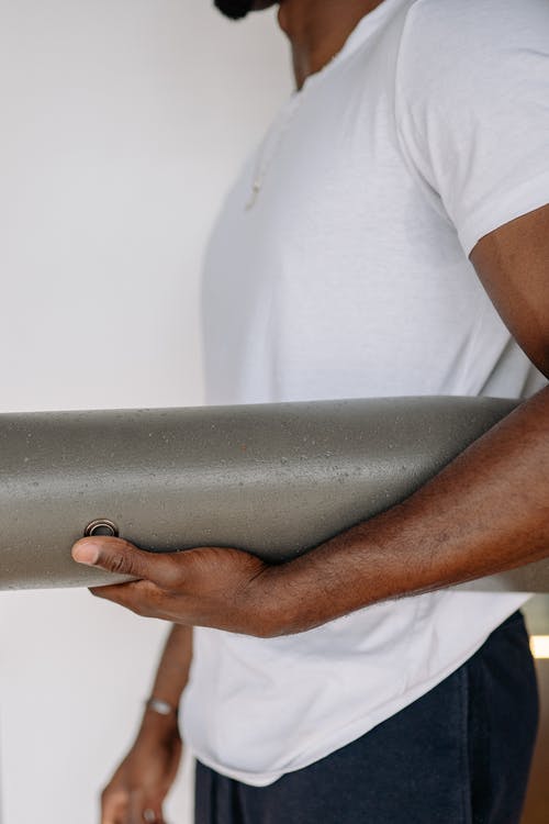 有关人, 垂直拍摄, 握住的免费素材图片