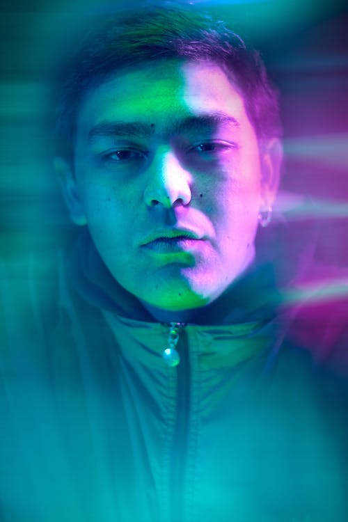 有关人, 严肃, 垂直拍摄的免费素材图片