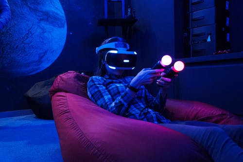 有关坐, 女人, 技术的免费素材图片