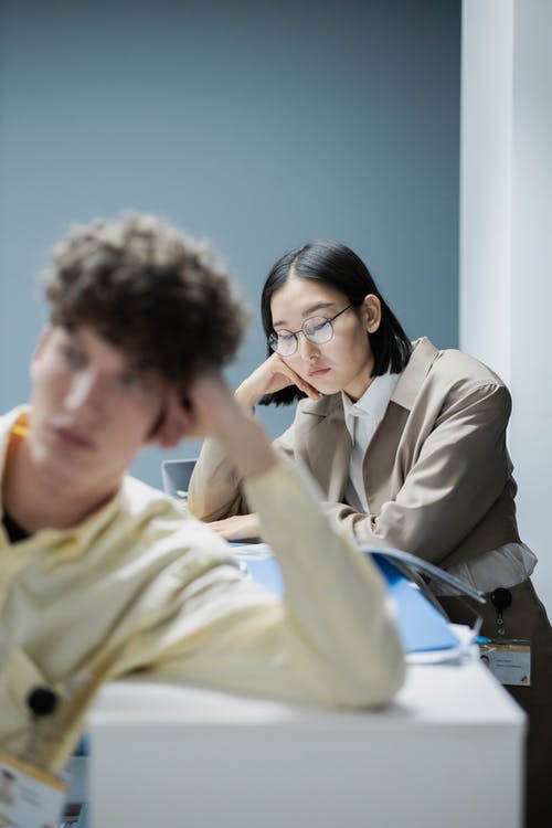 有关雇员, 往下看, 拐杖的免费素材图片