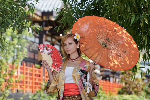 有关传统服装, 女人, 微笑的免费素材图片