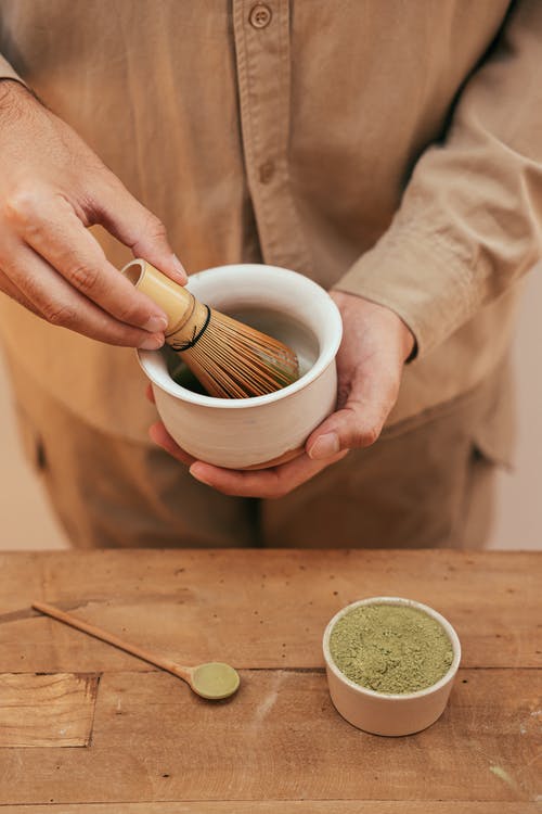 有关垂直拍摄, 手, 抹茶的免费素材图片