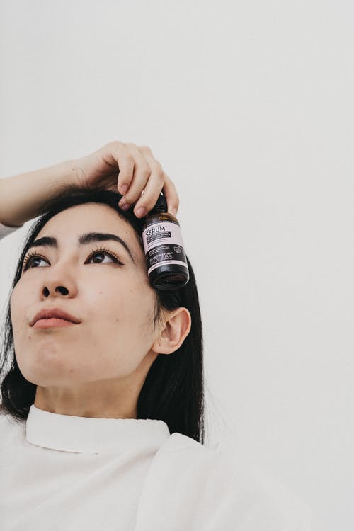 有关垂直拍摄, 女人, 室内的免费素材图片