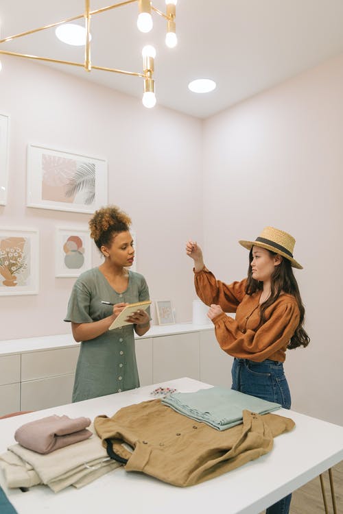 有关光, 商业, 垂直拍摄的免费素材图片