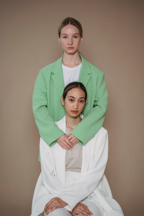 有关垂直拍摄, 多样化, 女性的免费素材图片