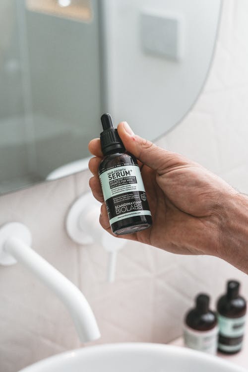 有关垂直拍摄, 手, 握住的免费素材图片