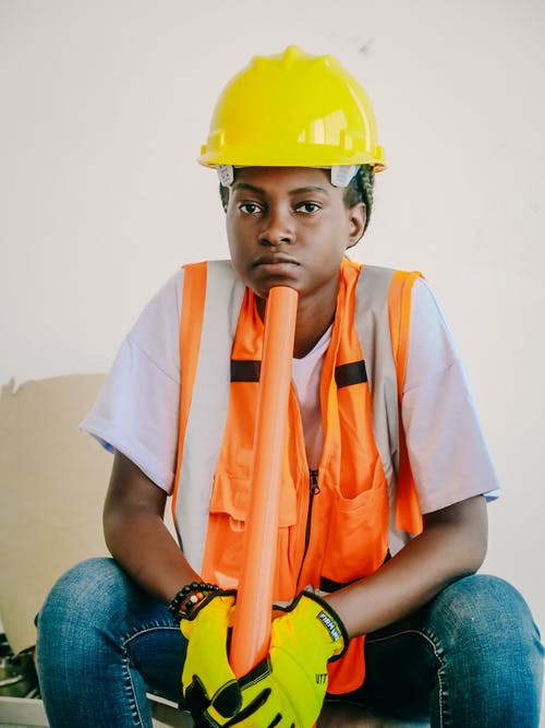 工程师在 Pvc 管上的下巴 · 免费素材图片