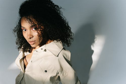 有关工作室, 拍照片, 卷发的免费素材图片