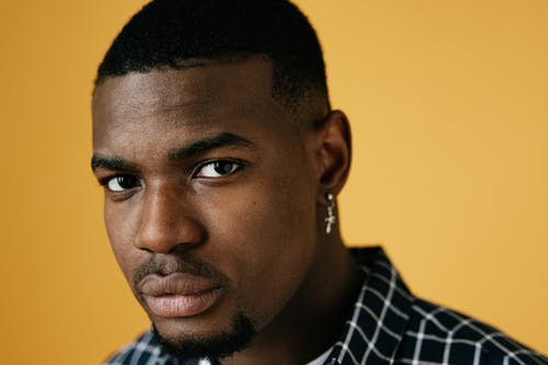 有关严肃, 好看的, 室内的免费素材图片