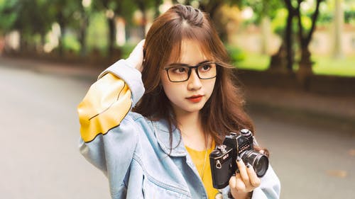 有关女人, 女性, 握住的免费素材图片