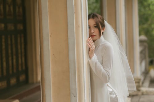 有关优雅, 光鲜亮丽, 婚纱摄影的免费素材图片