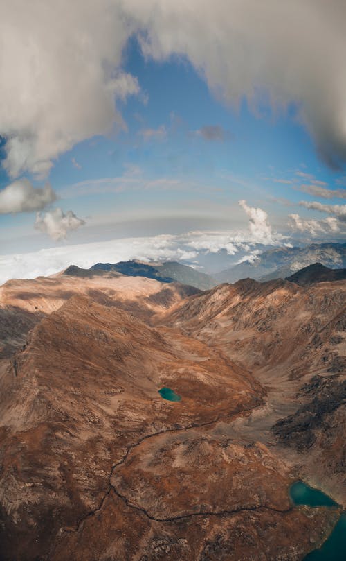有关垂直拍摄, 山, 山谷的免费素材图片