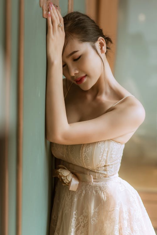 有关倚, 垂直拍摄, 女人的免费素材图片