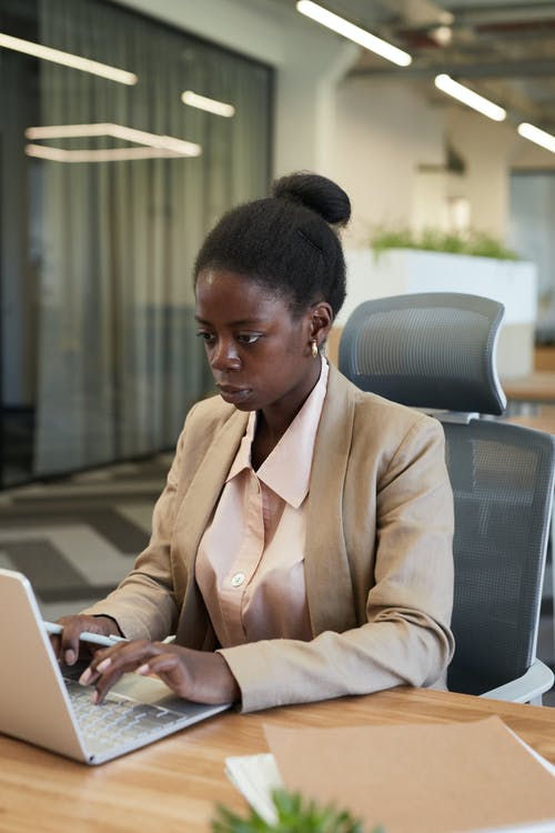 有关上班服, 互联网, 雇员的免费素材图片