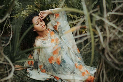 有关人, 女人, 卷发的免费素材图片