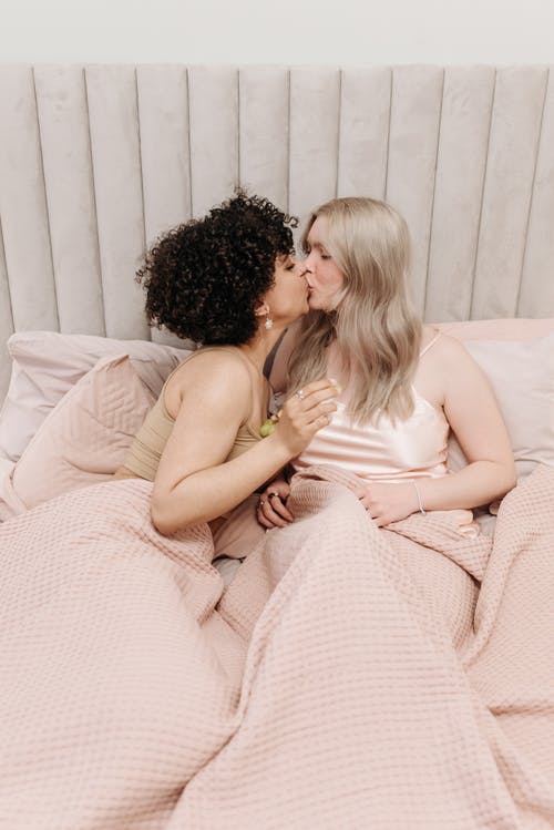 有关一對, 一起, 垂直拍摄的免费素材图片