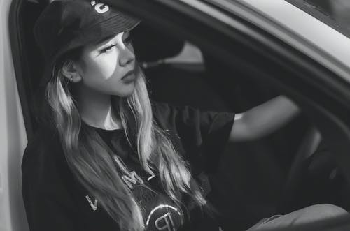 有关严肃的面孔, 側面圖, 坐的免费素材图片