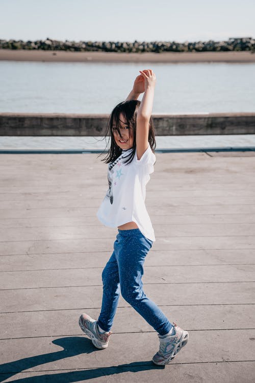 有关举起手臂, 儿童, 全景的免费素材图片