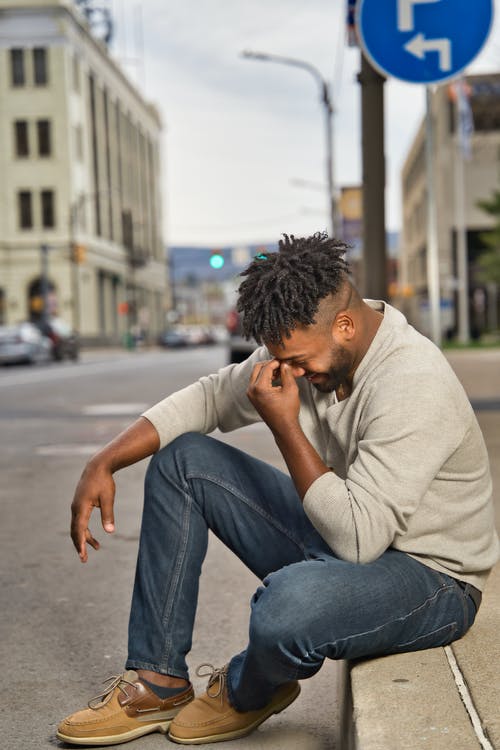 有关人, 人行道, 坐的免费素材图片