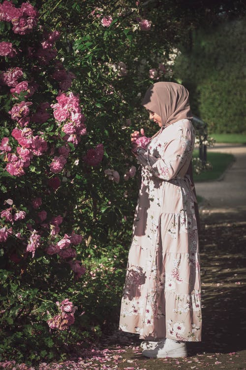 有关侧面图, 垂直拍摄, 女人的免费素材图片