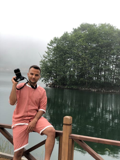 有关人, 单反相机, 坐的免费素材图片