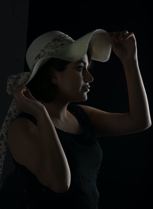 有关人, 侧面图, 垂直拍摄的免费素材图片