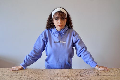 有关严肃, 女人, 女性的免费素材图片