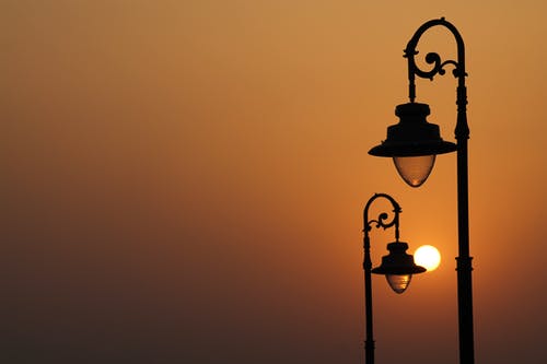 有关單色, 垂直拍摄, 女人的免费素材图片